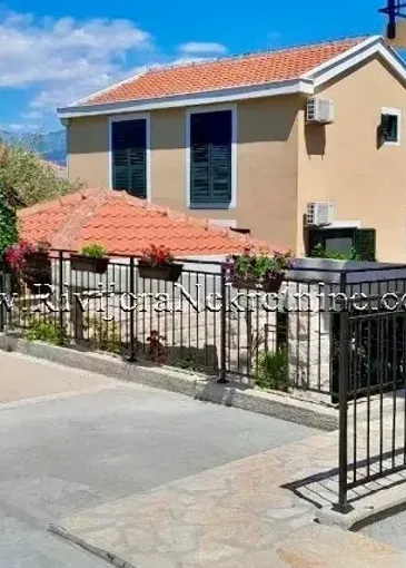 Appartement à vendre à Đuraševići