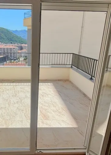 Appartamento in vendita a Budua