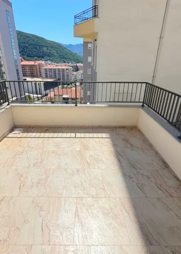 Appartamento in vendita a Budua