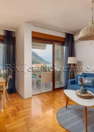 Apartment for sale in Dobrota