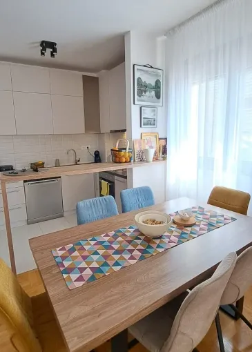 Wohnung zum Verkauf in Budva