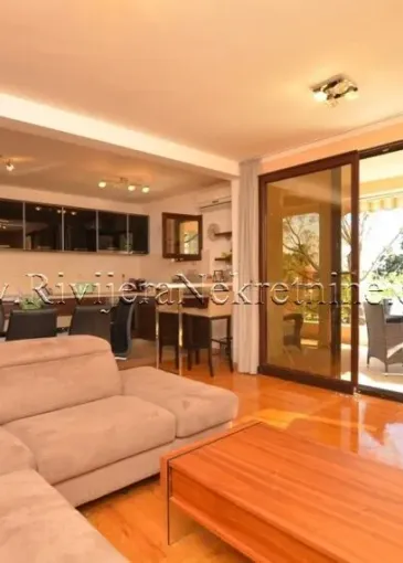 Apartment for sale in Đenovići