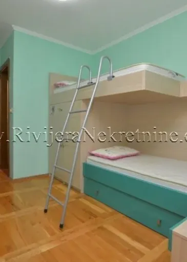 Apartment for sale in Đenovići