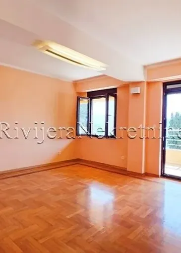 Apartment for sale in Igalo