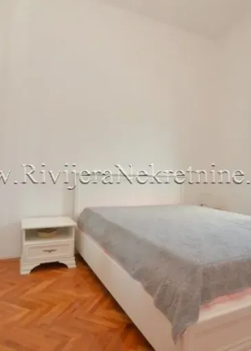 Apartment for sale in Baošići