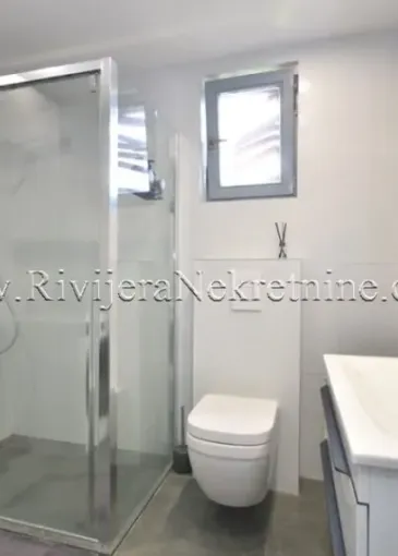 Wohnung zum Verkauf in Đenovići