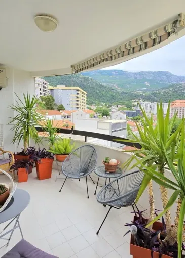 Apartment for sale in Budva