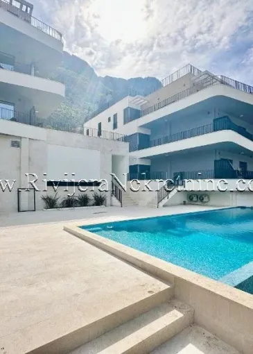Apartment for sale in Dobrota
