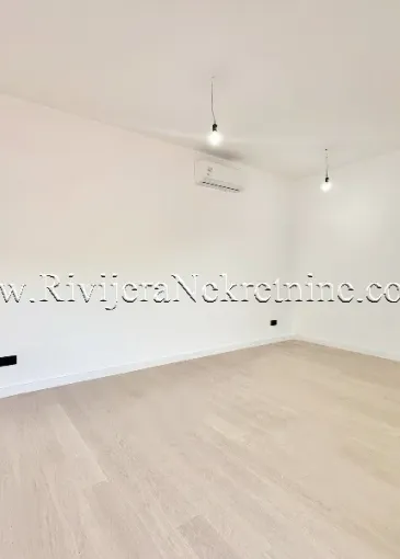 Apartment for sale in Dobrota