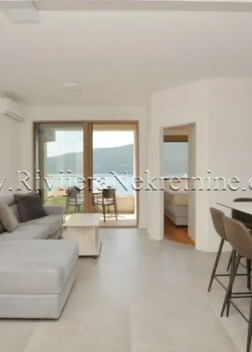 Apartment for sale in Baošići