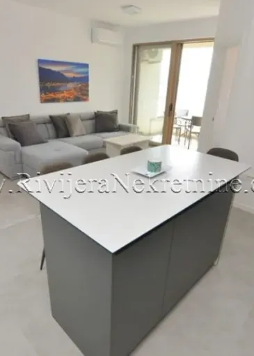 Apartment for sale in Baošići