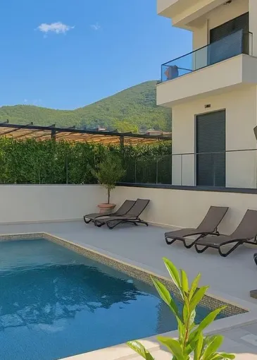 Apartment for sale in Donja Lastva
