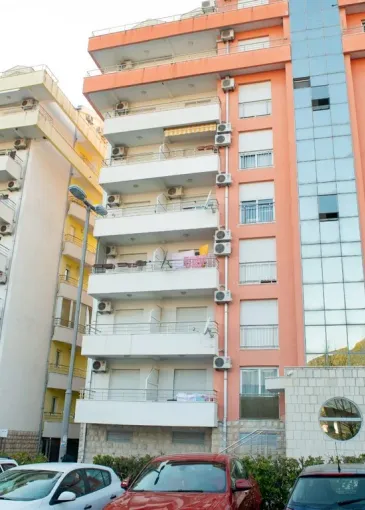Стан на продају у Будва