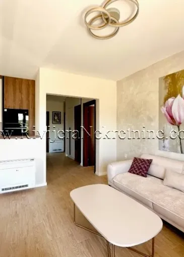 Wohnung zum Verkauf in Radanovići
