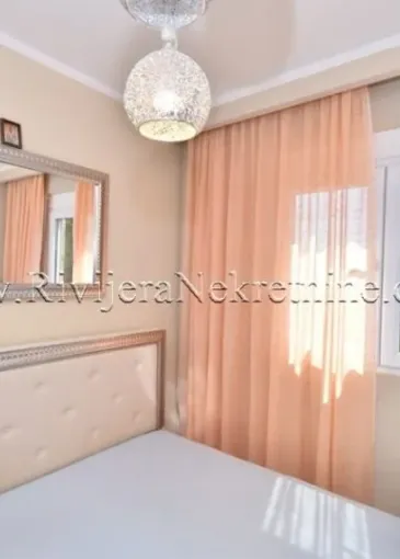 Apartment for sale in Igalo