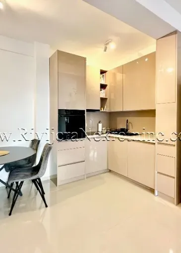 Wohnung zum Verkauf in Dobrota