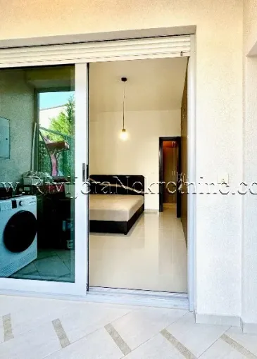 Wohnung zum Verkauf in Dobrota