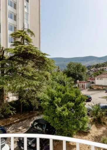 Apartment for sale in Igalo
