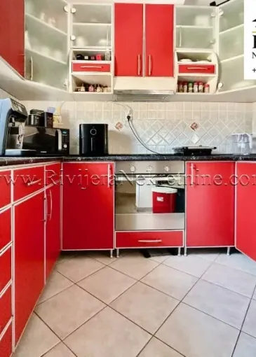 Apartment for sale in Dobrota