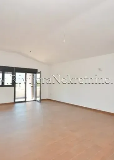 Apartment for sale in Igalo