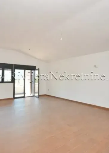Apartment for sale in Igalo