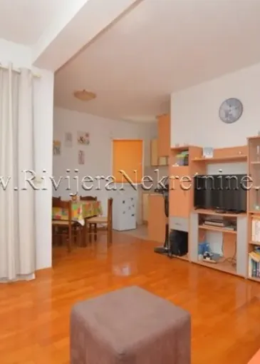 Apartment for sale in Baošići