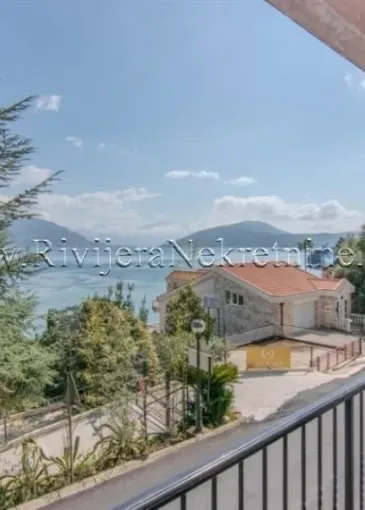 Apartment for sale in Njivice