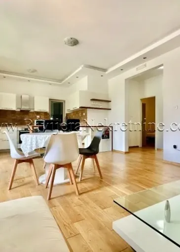 Apartment for sale in Dobrota