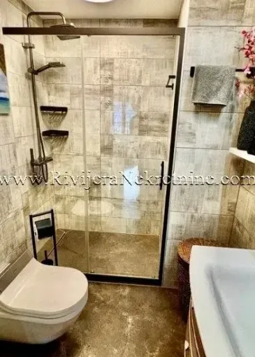 Apartment for sale in Dobrota