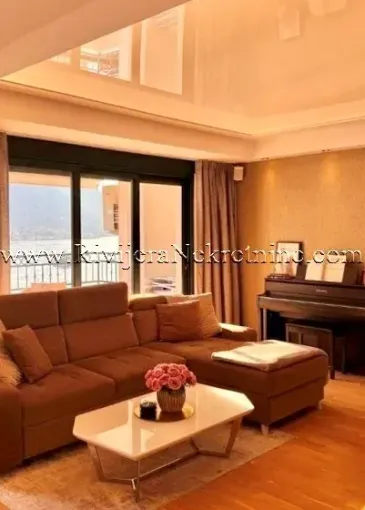 Apartment for sale in Dobrota
