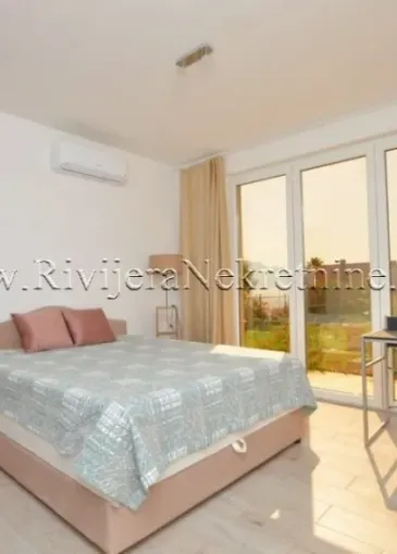 Apartment for sale in Đenovići