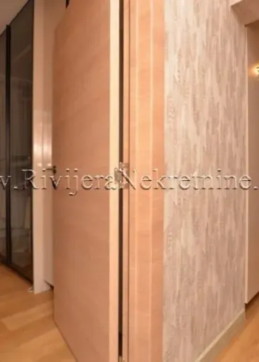 Apartment for sale in Igalo