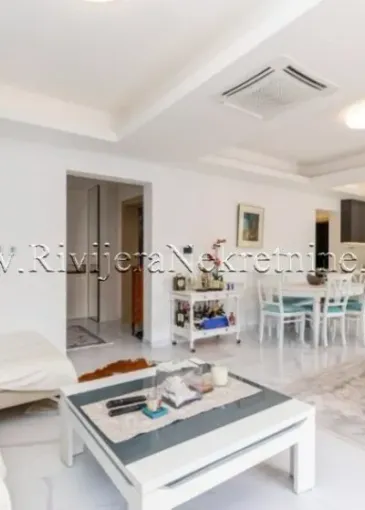 Apartment for sale in Đenovići