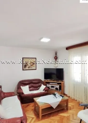 Apartment for sale in Dobrota