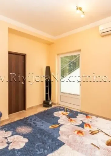 Apartment for sale in Đenovići