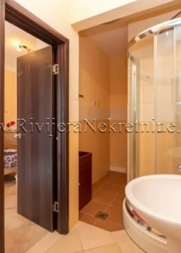 Apartment for sale in Đenovići