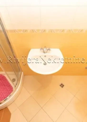 Apartment for sale in Đenovići