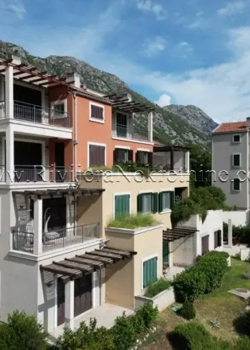 Apartment for sale in Morinj