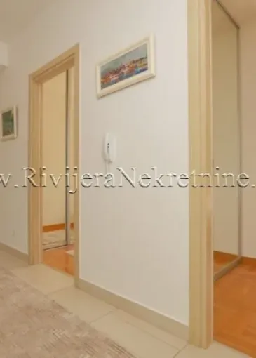 Apartment for sale in Morinj