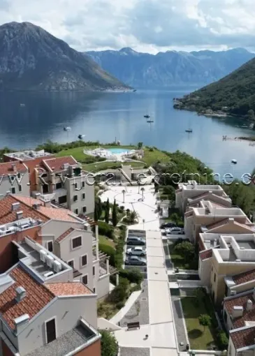 Apartment for sale in Morinj