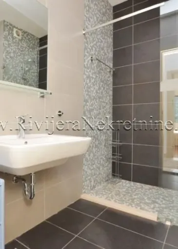 Apartment for sale in Morinj