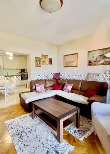 Apartment for sale in Dobrota