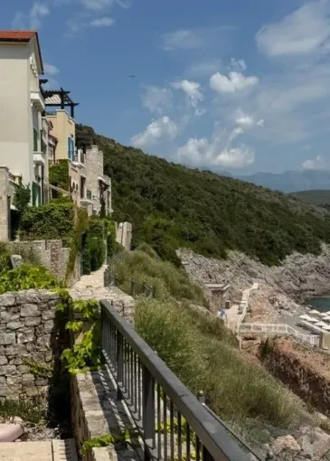 Apartment for sale in Radovići