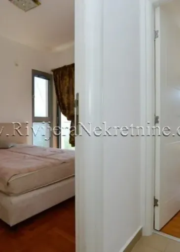 Apartment for sale in Đenovići