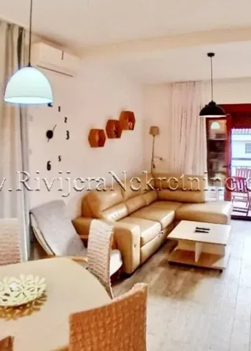 Apartment for sale in Dobrota