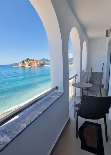 Apartment for sale in Sveti Stefan