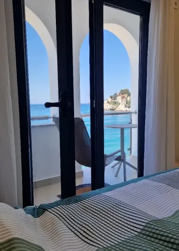 Apartment for sale in Sveti Stefan