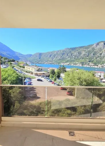 Apartment for sale in Dobrota