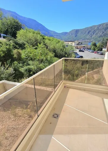 Apartment for sale in Dobrota