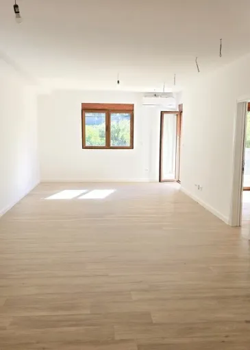 Apartment for sale in Dobrota